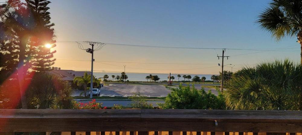 Casa Coquina Del Mar Bed And Breakfast Titusville Esterno foto